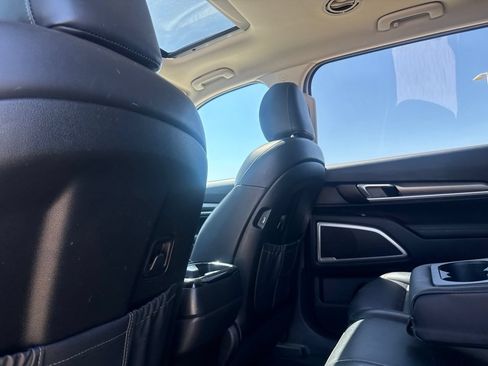 Used 2020 Kia Telluride S w/ S 8 Passenger Seating Package FWD image 36