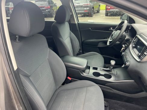 Used 2019 Kia Sorento AWD image 17