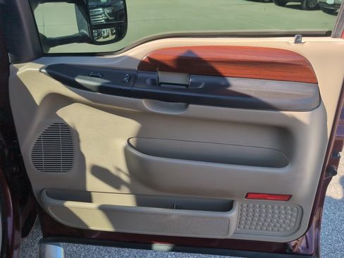 Used 2005 Ford F350 Lariat AWD/4WD image 14