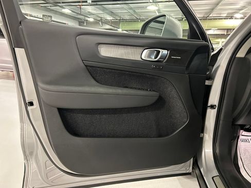 Certified 2024 Volvo XC40 B5 Plus w/ Protection Package Premier AWD/4WD image 9