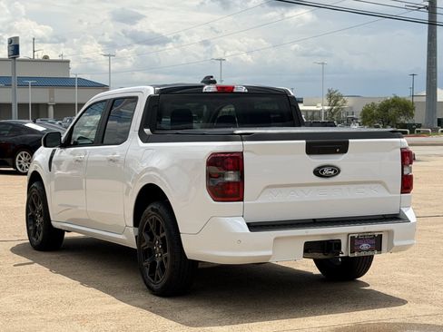 Used 2025 Ford Maverick Lobo AWD/4WD image 6
