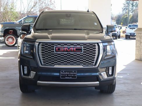 Used 2021 GMC Yukon Denali w/ Denali Premium Package image 9