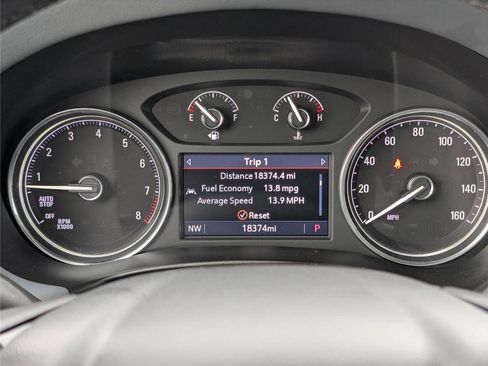 Used 2022 Buick Enclave Essence image 32