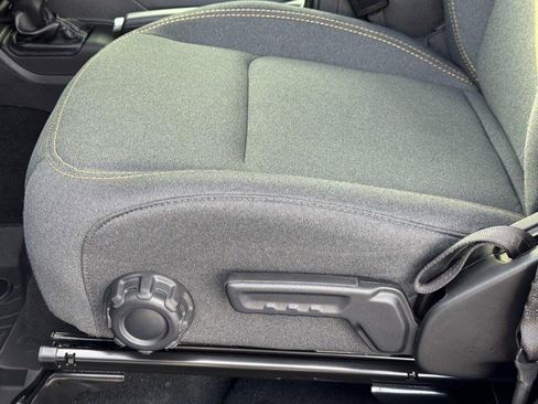 Used 2024 Jeep Gladiator Sport image 24