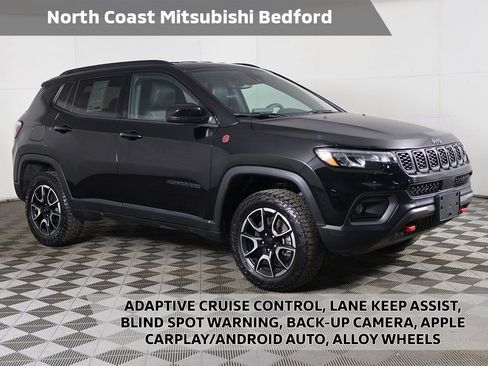 Used 2024 Jeep Compass Trailhawk image 1