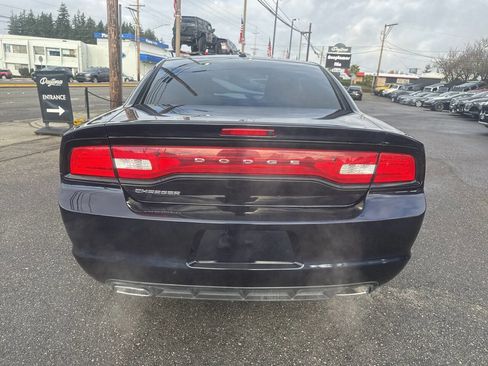 Used 2011 Dodge Charger SE w/ Connectivity Group image 4