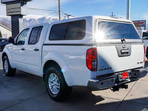 Used 2017 Nissan Frontier SV w/ SV Value Truck Package image 6