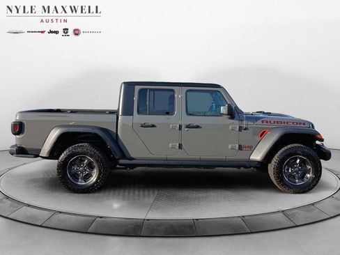 Used 2023 Jeep Gladiator Rubicon w/ Trailer Tow Package AWD/4WD image 17