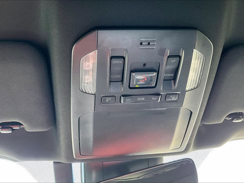 Used 2023 Toyota Highlander XSE FWD image 33