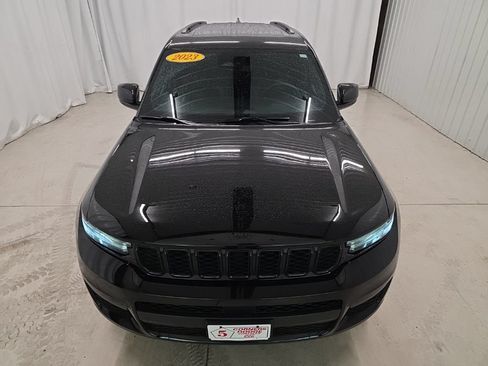 Used 2023 Jeep Grand Cherokee L Laredo AWD/4WD image 10