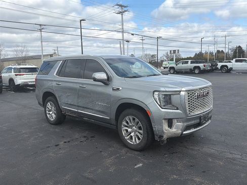 Used 2023 GMC Yukon Denali image 2