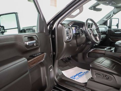 Used 2022 GMC Sierra 2500 Denali w/ Denali Ultimate Package image 3
