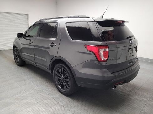 Used 2018 Ford Explorer XLT w/ Equipment Group 202A FWD image 3