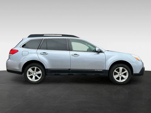 Used 2013 Subaru Outback 2.5i Premium AWD/4WD image 8