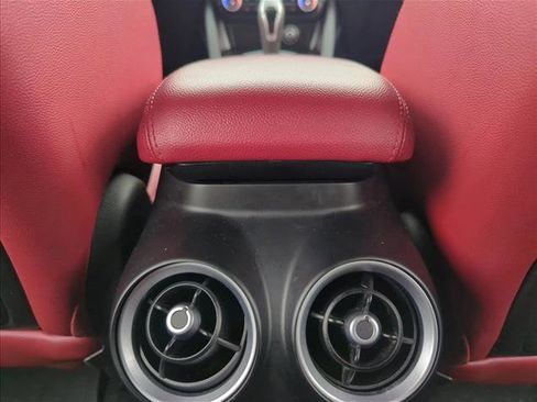 Used 2022 Alfa Romeo Stelvio Sprint image 15