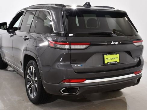 Used 2022 Jeep Grand Cherokee Overland AWD/4WD image 14