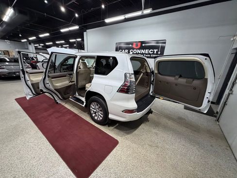 Used 2015 Lexus GX 460 w/ Premium Package image 67
