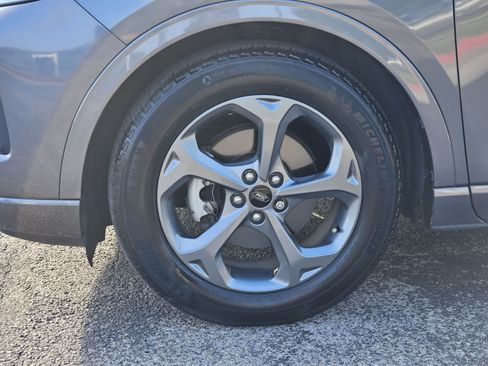 Used 2023 Ford Escape ST-Line w/ Tech Pack #1 FWD image 9