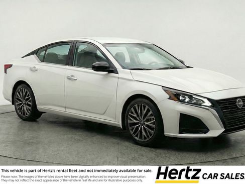Used 2025 Nissan Altima 2.5 SV FWD image 1
