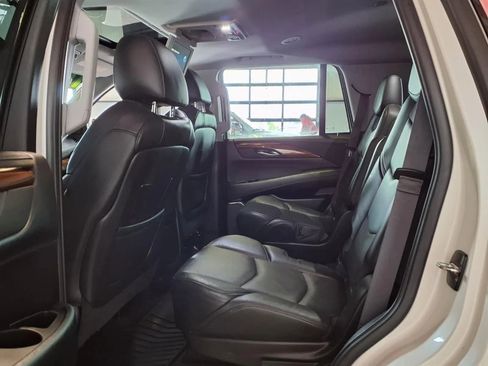Used 2015 Cadillac Escalade Premium AWD/4WD image 16