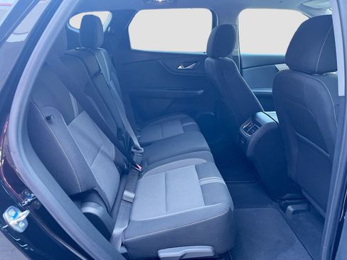 Used 2025 Chevrolet Blazer LT FWD image 25