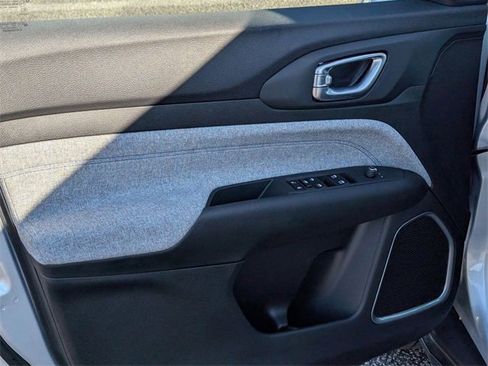 New 2024 Jeep Compass Sport image 18