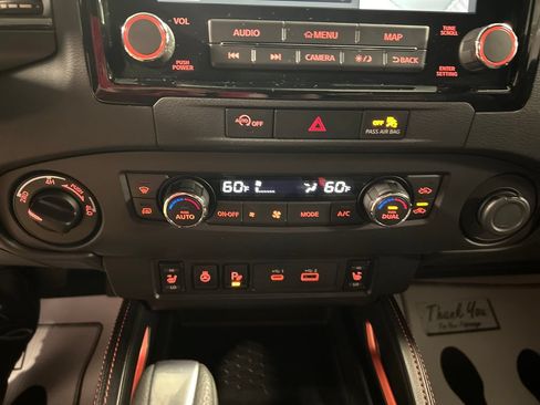 Used 2023 Nissan Frontier PRO-4X w/ Pro Convenience Package AWD/4WD image 17