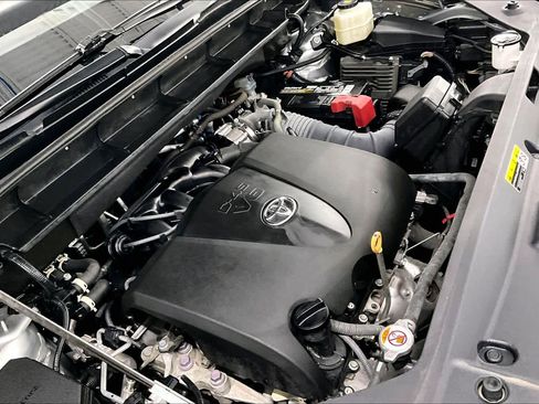Used 2022 Toyota Highlander Platinum AWD/4WD image 33