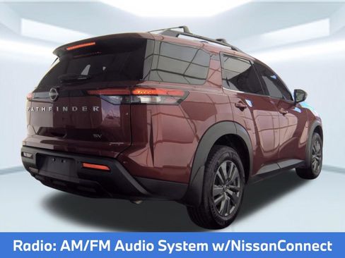 Used 2024 Nissan Pathfinder SV FWD image 2