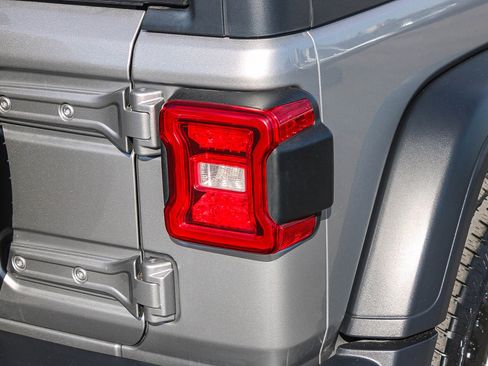 Used 2019 Jeep Wrangler Unlimited Sport S image 10