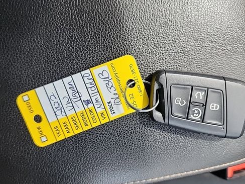 Used 2022 Volkswagen Tiguan SE R-Line image 35