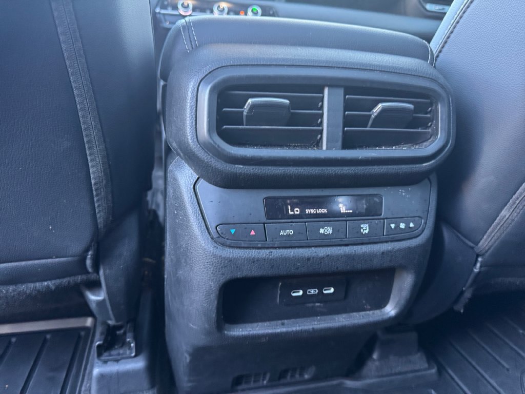 Used 2025 Honda Pilot Touring image 19