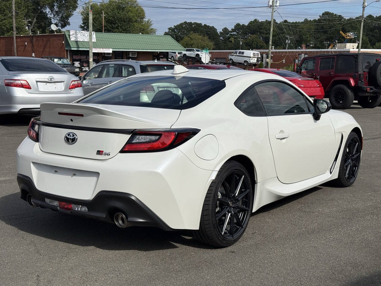 Used 2025 Toyota GR86 Premium RWD image 8