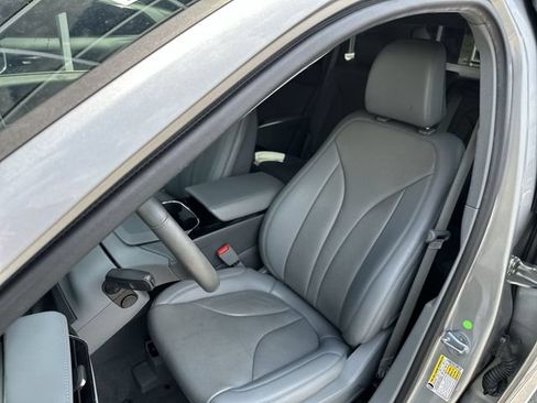 Certified 2022 Lincoln Nautilus Reserve w/ Cargo Utility Package FWD image 12