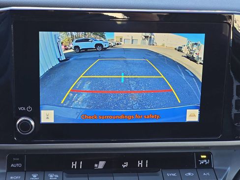 Used 2025 Toyota Camry SE image 28