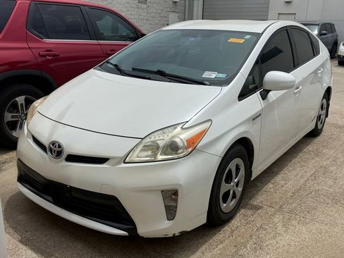 Used 2012 Toyota Prius Two FWD image 1