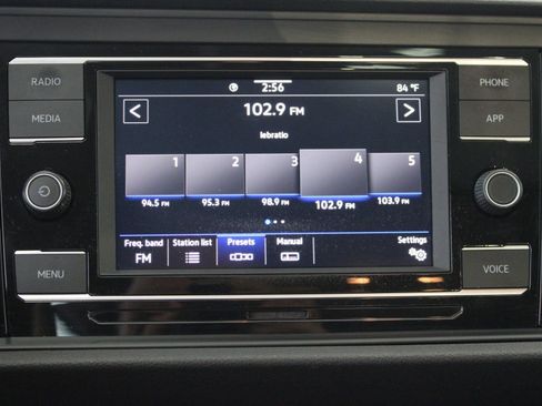 Used 2022 Volkswagen Jetta SE image 20
