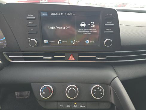 Used 2025 Hyundai Elantra SE FWD image 9