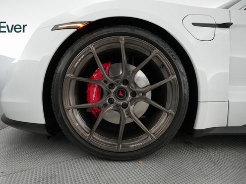 Used 2021 Porsche Taycan 4S image 17