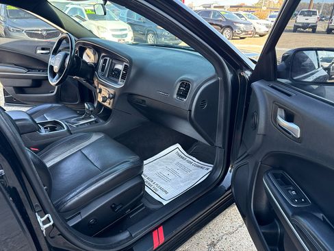 Used 2020 Dodge Charger SXT w/ Leather Interior Group image 14
