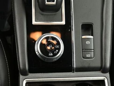 Used 2024 Mitsubishi Outlander SE image 18