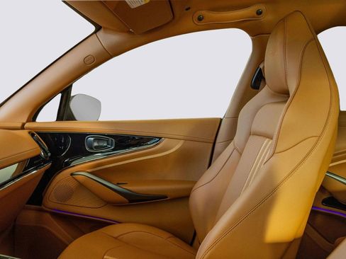 New 2026 Aston Martin DBX 707 image 25