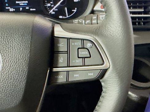 Used 2026 Toyota Sienna XLE FWD image 14