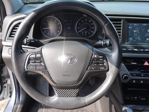Used 2018 Hyundai Elantra Value Edition FWD image 14
