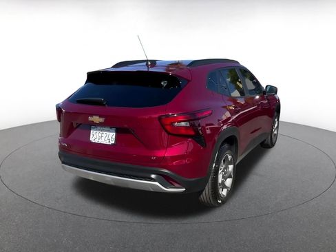 Used 2025 Chevrolet Trax LT image 15