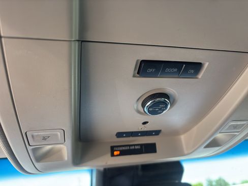 Used 2015 Chevrolet Tahoe LT image 17