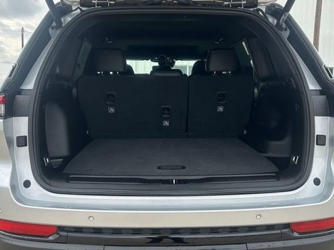 Used 2024 Jeep Grand Cherokee Altitude image 28