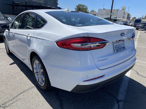 Used 2020 Ford Fusion SE FWD image 14
