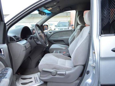 Used 2010 Honda Odyssey LX image 11
