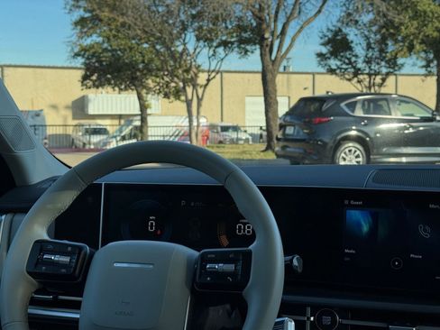 Used 2025 Hyundai Santa Fe SEL image 34